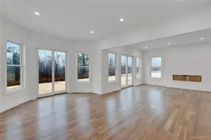 26 Estates Cir, Melville, NY 11747 - Photo 12