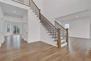 26 Estates Cir, Melville, NY 11747 - Photo 4