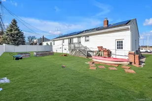 351 Venetian Blvd, Lindenhurst, NY 11757 - Photo 16