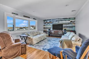 351 Venetian Blvd, Lindenhurst, NY 11757 - Photo 2