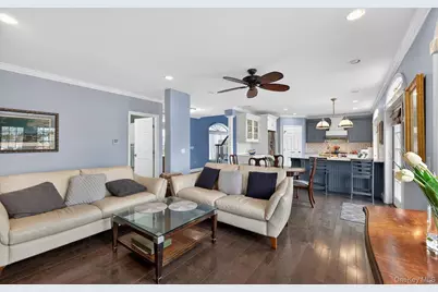 108 Awixa Avenue, Bay Shore, NY 11706 - Photo 14