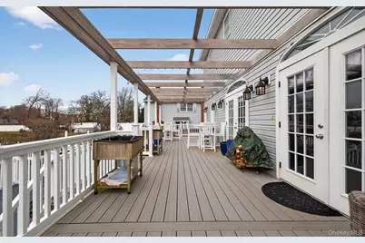 108 Awixa Avenue, Bay Shore, NY 11706 - Photo 34