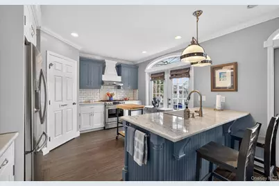 108 Awixa Avenue, Bay Shore, NY 11706 - Photo 8