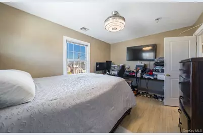 732 Sunrise Avenue, Bellmore, NY 11710 - Photo 32