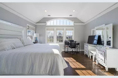 732 Sunrise Avenue, Bellmore, NY 11710 - Photo 36