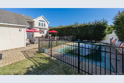 732 Sunrise Avenue, Bellmore, NY 11710 - Photo 42
