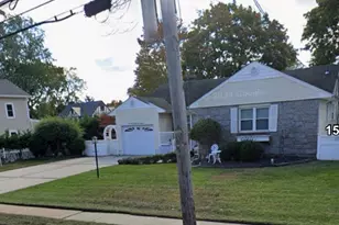 158 Lincoln Ave, Rockville Centre, NY 11570 - Photo 2