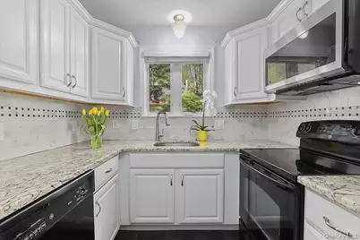 37 Heritage Hills Unit #37A Drive, Somers, NY 10589 - Photo 8