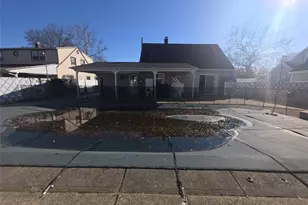 13 Peachtree Ln, Levittown, NY 11756 - Photo 38