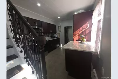 13 Peachtree Lane, Levittown, NY 11756 - Photo 12