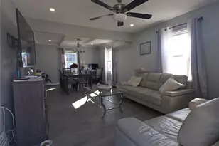 13 Peachtree Ln, Levittown, NY 11756 - Photo 24