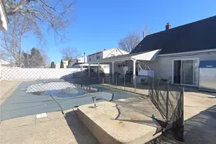 13 Peachtree Ln, Levittown, NY 11756 - Photo 28