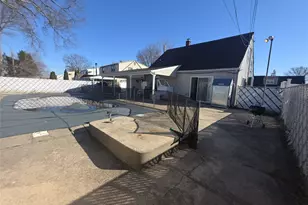 13 Peachtree Ln, Levittown, NY 11756 - Photo 30