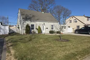 13 Peachtree Ln, Levittown, NY 11756 - Photo 18