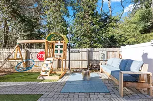 193 Maple Rd, Wading River, NY 11792 - Photo 14