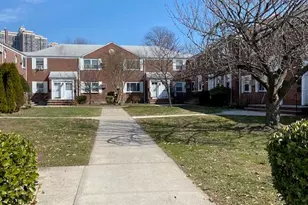 71-41 260th St, Glen Oaks, NY 11004 - Photo 2