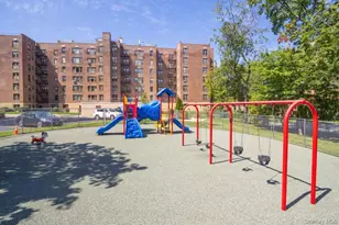 18-75 Corporal Kennedy St, Bayside, NY 11360 - Photo 18