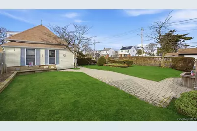 195 Cedar Street, Hempstead, NY 11550 - Photo 22