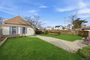 195 Cedar St, Hempstead, NY 11550 - Photo 22