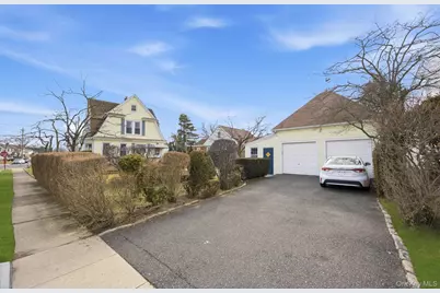 195 Cedar Street, Hempstead, NY 11550 - Photo 20
