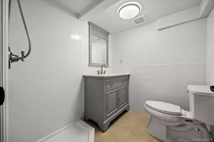 45 Tain Dr, Great Neck, NY 11021 - Photo 20