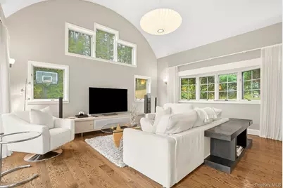 22 Taunton Road, Scarsdale, NY 10583 - Photo 2