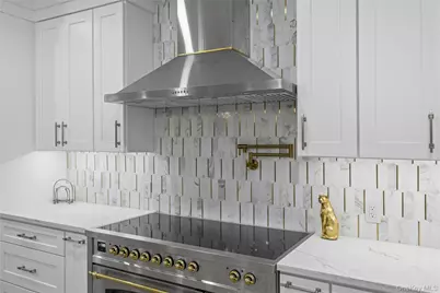 2570 Aster Place S, Westbury, NY 11590 - Photo 10