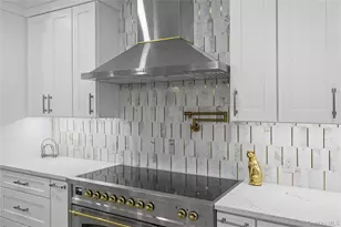 2570 Aster Pl S, Westbury, NY 11590 - Photo 10