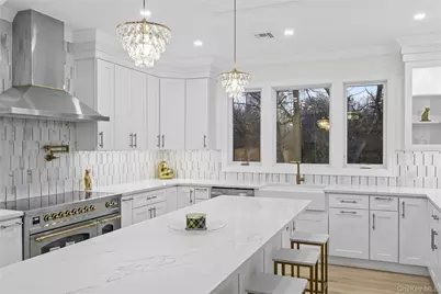 2570 Aster Place S, Westbury, NY 11590 - Photo 8