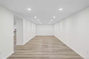 2570 Aster Pl S, Westbury, NY 11590 - Photo 34