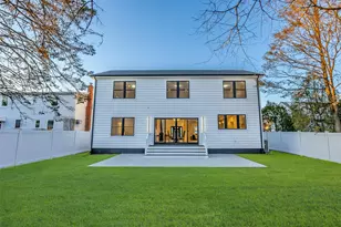 2570 Aster Pl S, Westbury, NY 11590 - Photo 38