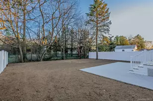 2570 Aster Pl S, Westbury, NY 11590 - Photo 42