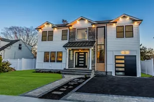 2570 Aster Pl S, Westbury, NY 11590 - Photo 2