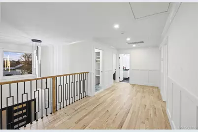 2570 Aster Place S, Westbury, NY 11590 - Photo 30