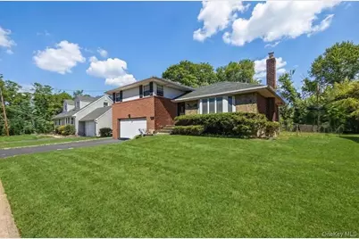 4 Birchwood Park Drive, Syosset, NY 11791 - Photo 2