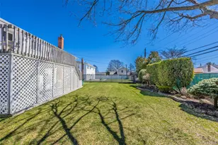 37 Evergreen Ave, Bethpage, NY 11714 - Photo 24