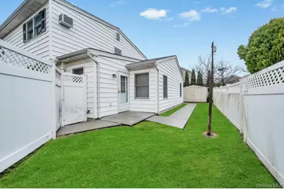 33 Pond Lane, Levittown, NY 11756 - Photo 2