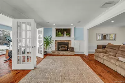 6 Eisenhower Court, Hopewell Junction, NY 12533 - Photo 4