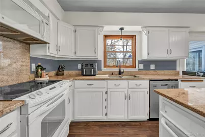 6 Eisenhower Court, Hopewell Junction, NY 12533 - Photo 8