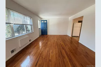 86 McLoughlin Street #B, Glen Cove, NY 11542 - Photo 4