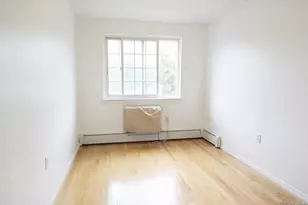 82-73 Country Pointe Cir, Queens Village, NY 11427 - Photo 6