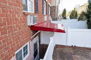 82-73 Country Pointe Cir, Queens Village, NY 11427 - Photo 22