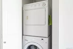 82-73 Country Pointe Cir, Queens Village, NY 11427 - Photo 14