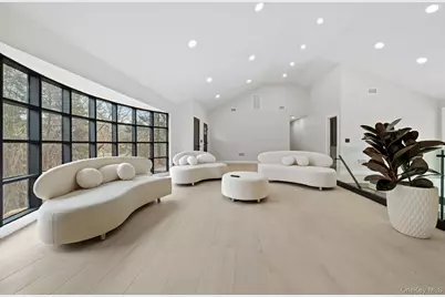 111 Mill River Road, Upper Brookville, NY 11771 - Photo 6