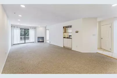 124 Foxwood Drive, Jericho, NY 11753 - Photo 8