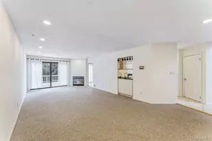 124 Foxwood Dr, Jericho, NY 11753 - Photo 8