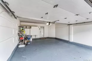 124 Foxwood Dr, Jericho, NY 11753 - Photo 26