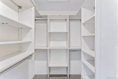 124 Foxwood Drive, Jericho, NY 11753 - Photo 18