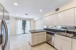 124 Foxwood Dr, Jericho, NY 11753 - Photo 6