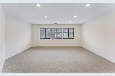 124 Foxwood Drive, Jericho, NY 11753 - Photo 12